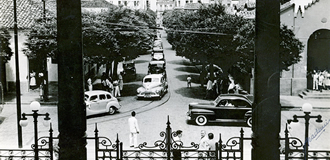 Rua Tomaz Alves vista pela Escola Carlos Gomes