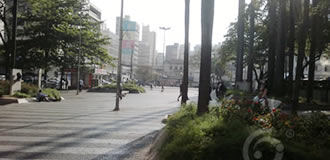 Praça Guilherme de Almeida, em frente ao Palácio da Justiça