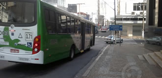 Rua José Paulino, vista lateral do Palácio da Justiça