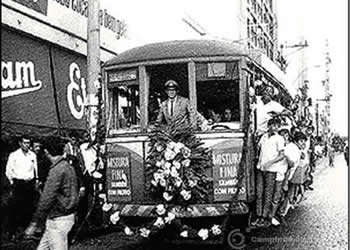 Bonde em sua última viagem em 1968